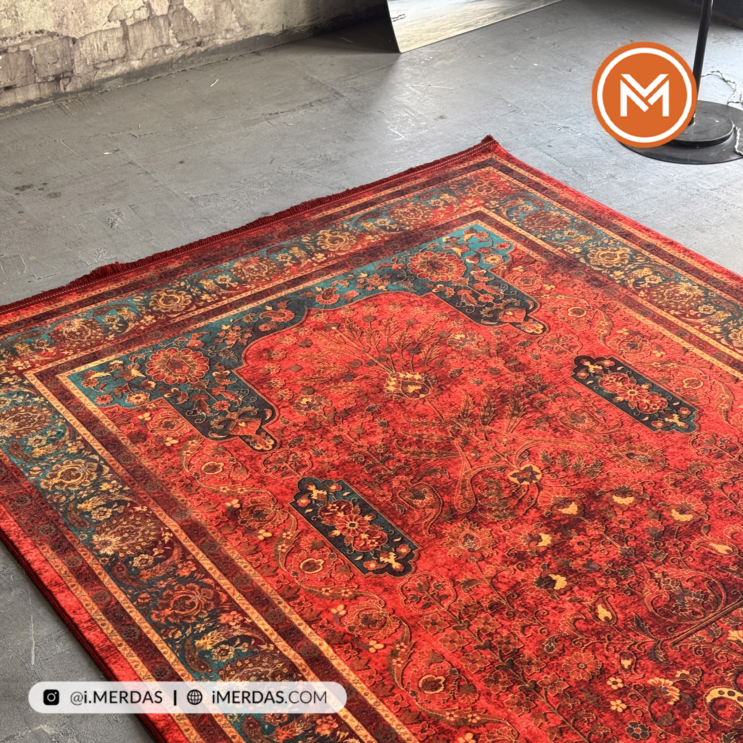 فرش کهنه نما کد 25NH0070 زمینه قرمز